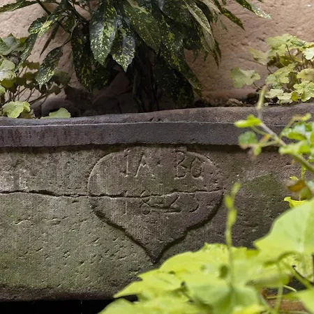 Anno 1698 Et D'hôtes Apartamento *