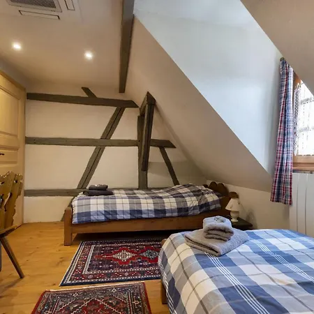 Anno 1698 Et D'hôtes Apartamento *